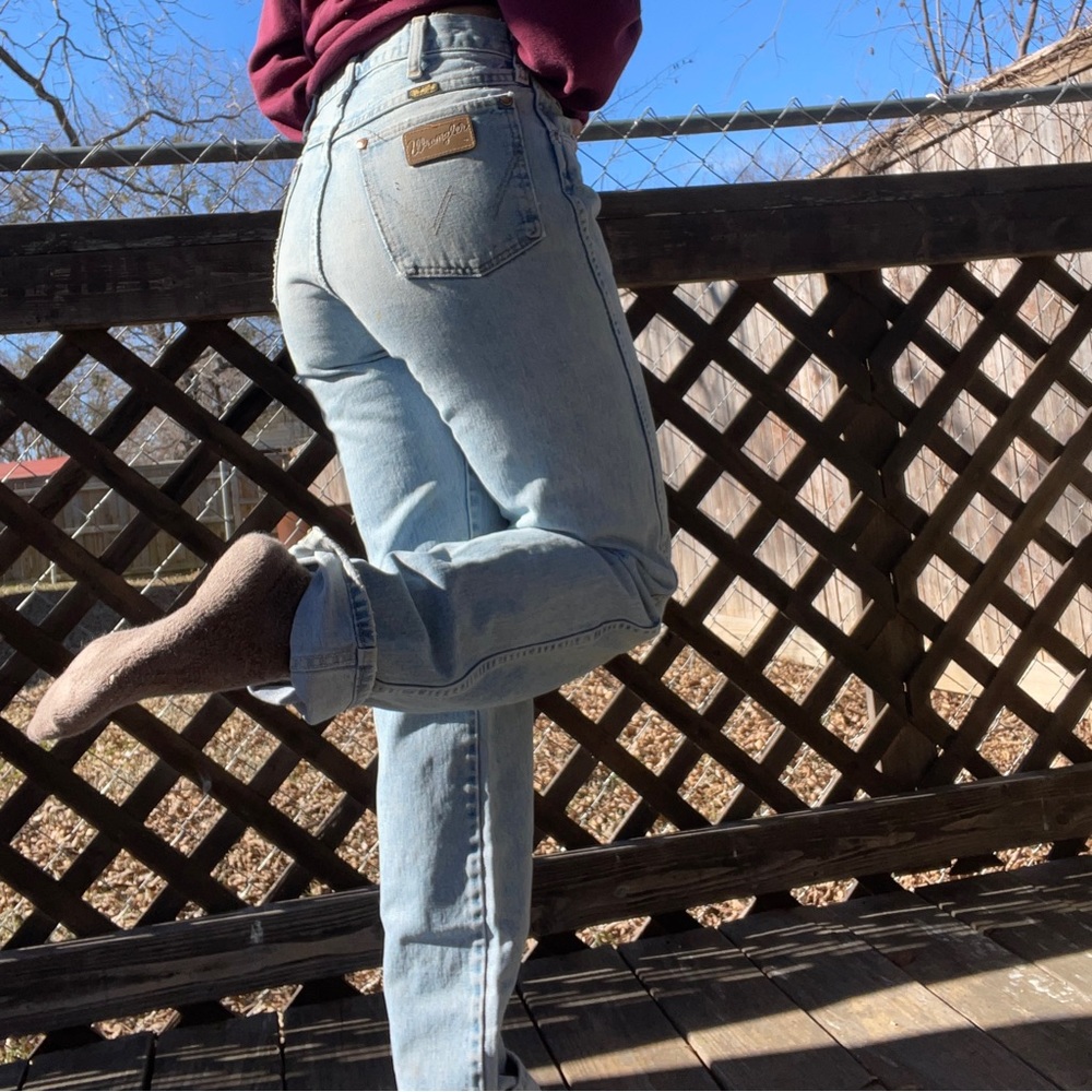 Vintage light wash wrangler jeans